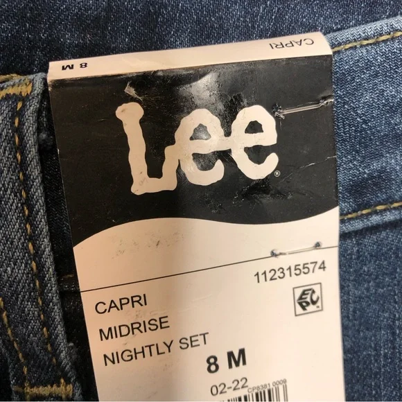 LEE Midrise Capri Size 8M - Picture 5 of 7